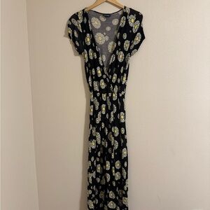 5/$55 !! 🔥 Modcloth Black Maxi Dress with White and Yellow Floral Pattern